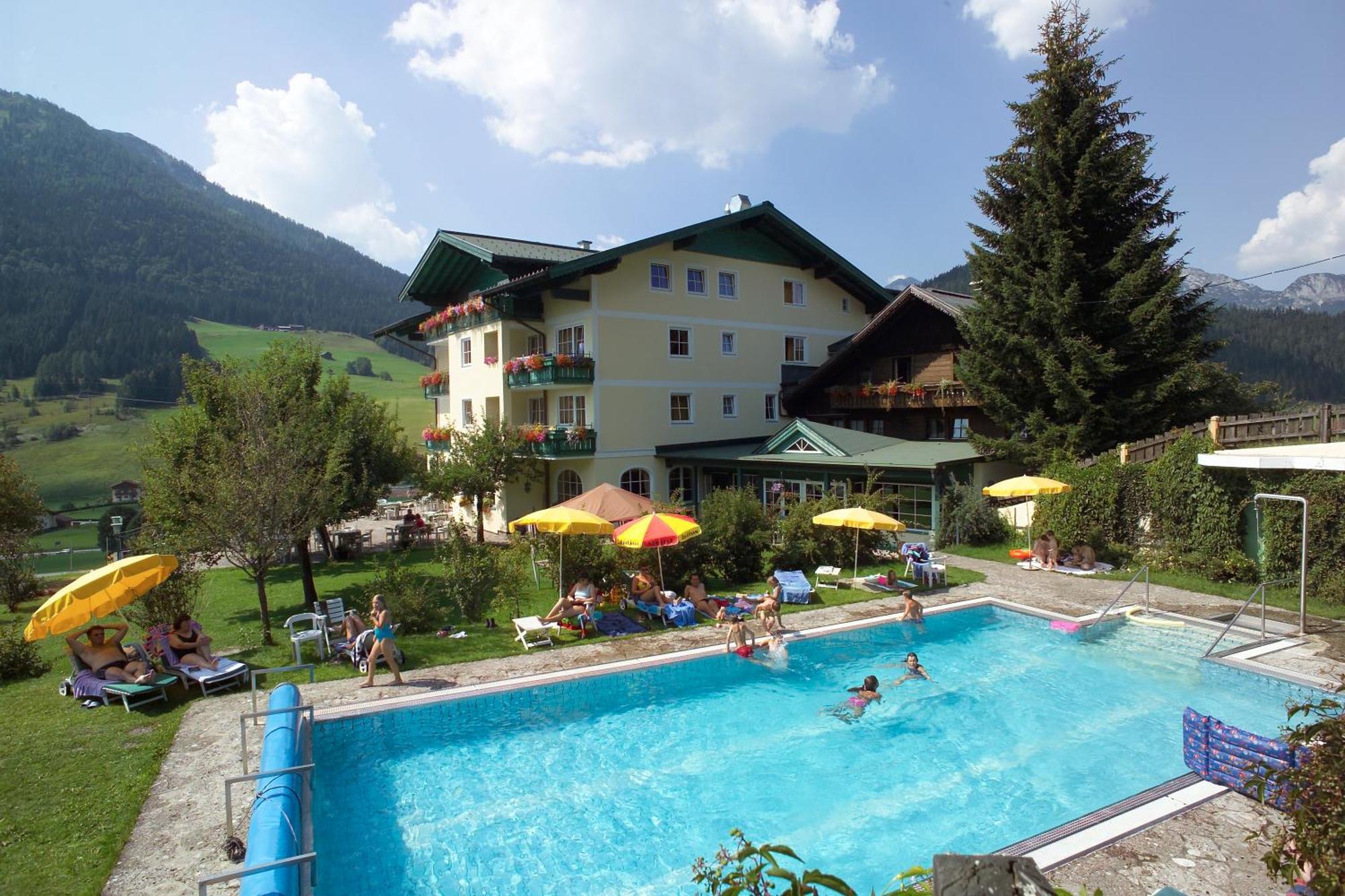Wohlfuehlresort Und Feriengut Martinerhof Sankt Martin am Tennengebirge Buitenkant foto