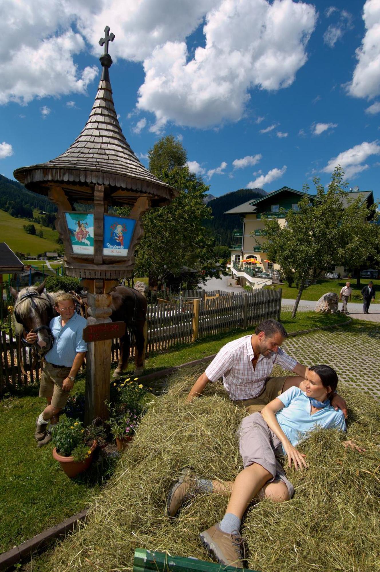 Wohlfuehlresort Und Feriengut Martinerhof Sankt Martin am Tennengebirge Buitenkant foto