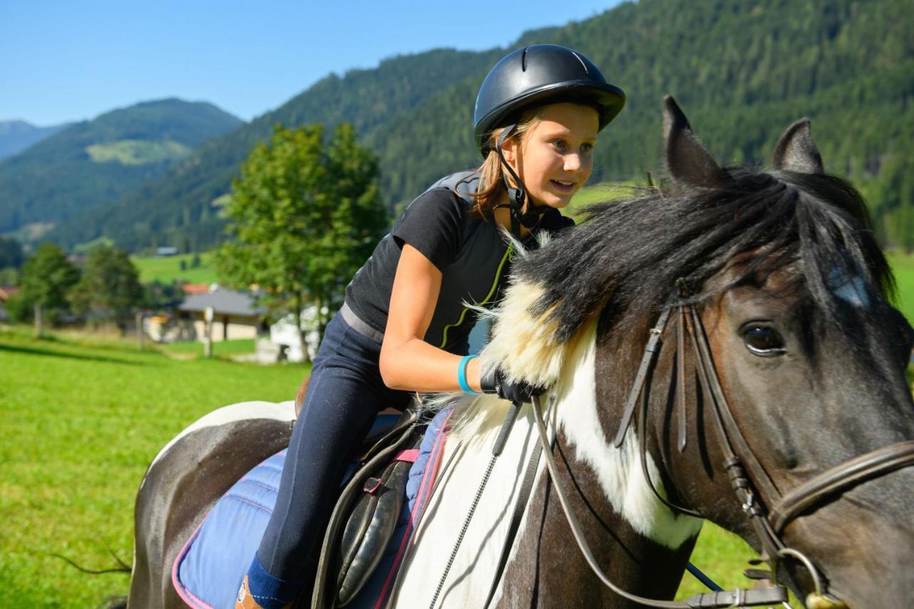 Wohlfuehlresort Und Feriengut Martinerhof Sankt Martin am Tennengebirge Buitenkant foto